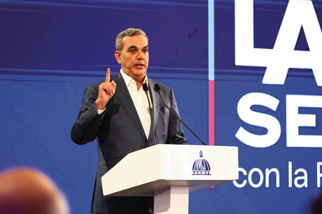 abinader-se-refiere-acerca-del-movimiento-«luis-debe-seguir-28-32»