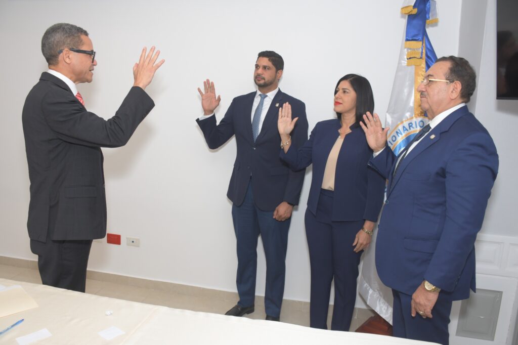 prm-escoge-a-cristobal-venerado-castillo-como-vocero-de-su-bloque-en-senado