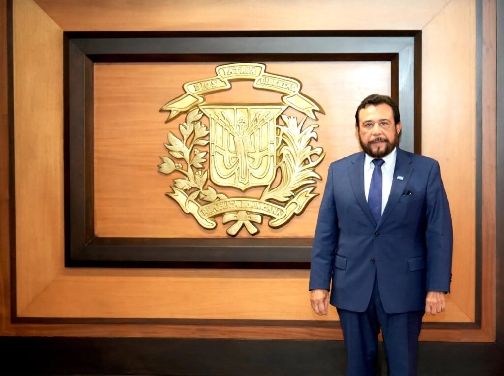 el-vicepresidente-de-el-salvador-llega-al-pais-para-la-investidura-de-abinader