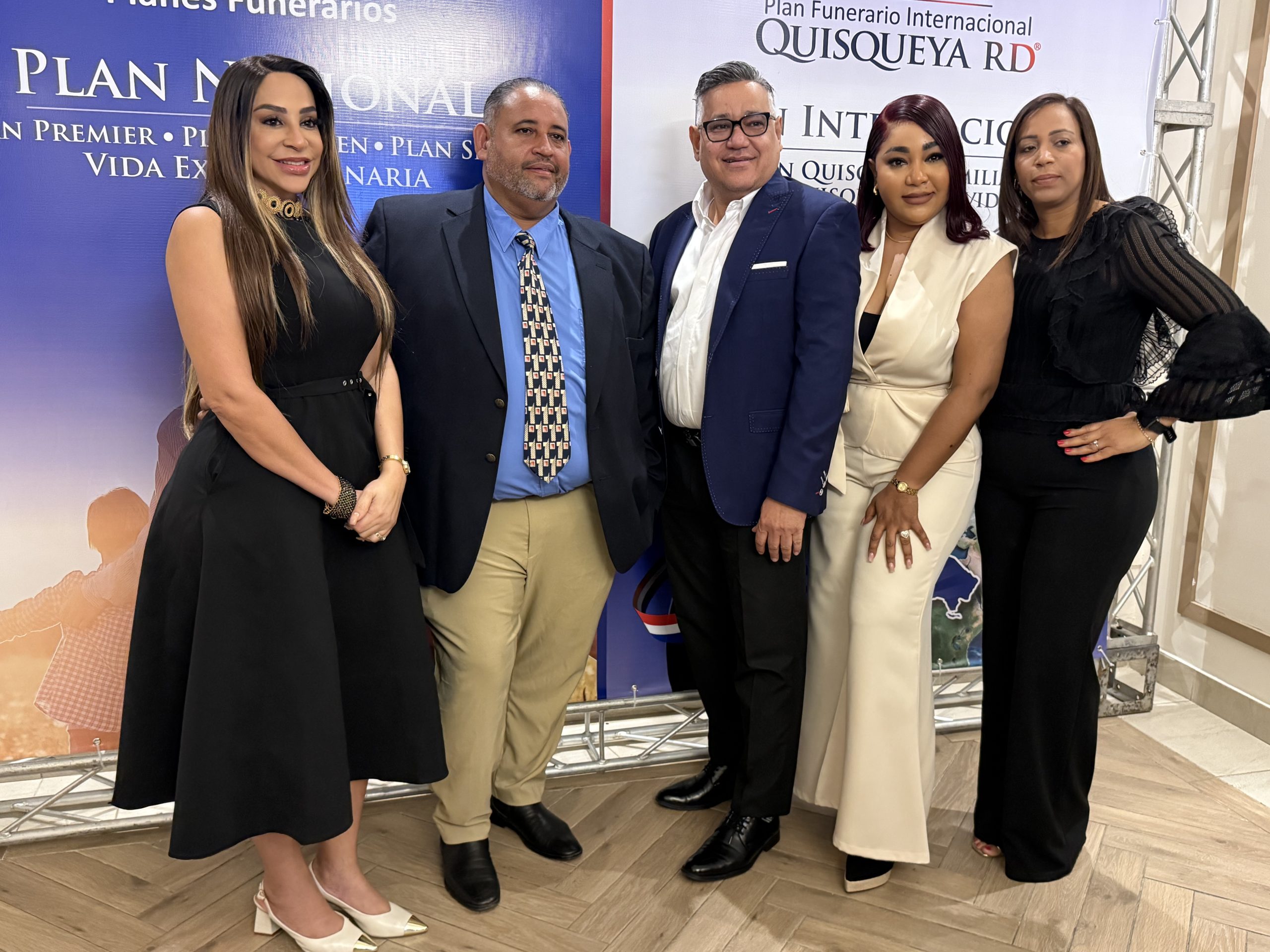 Katiuska Báez, Yovanny Cruz, Joaquin Hilario, Yaseri Hilario y Raquel Cuesto Hilario