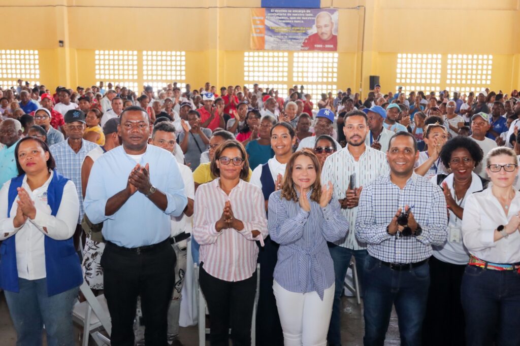 Más de 44 mil familias de Monte Plata reciben protección social a través de Supérate