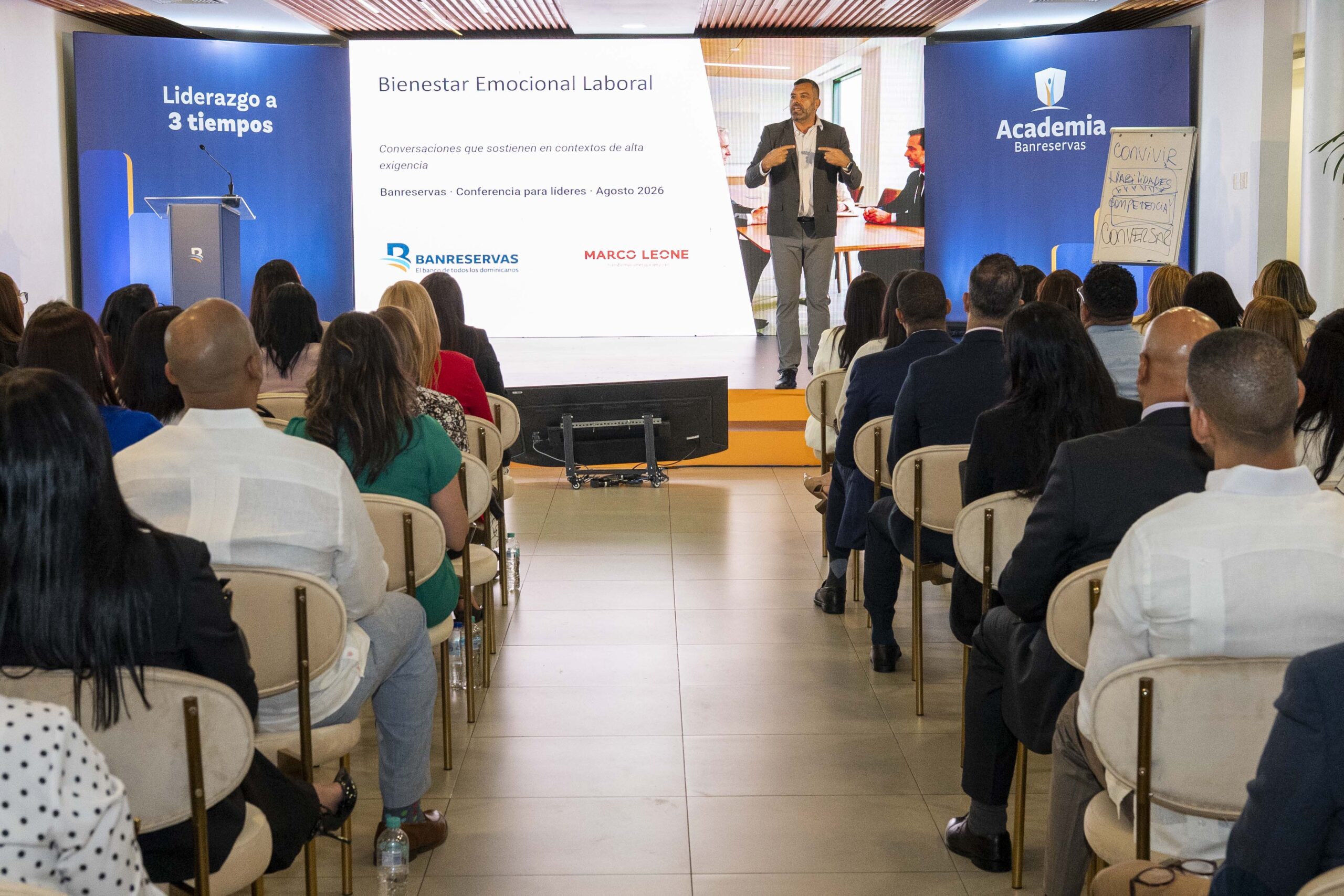Academia Banreservas fortalece el liderazgo con ciclo de conferencias