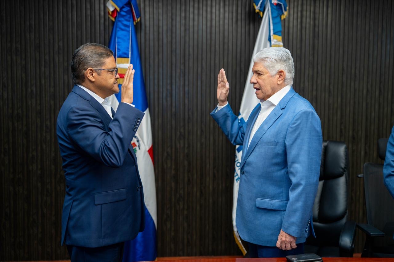 Méndez asume dirección del INTRANT con firme convicción de hacer cumplir la ley