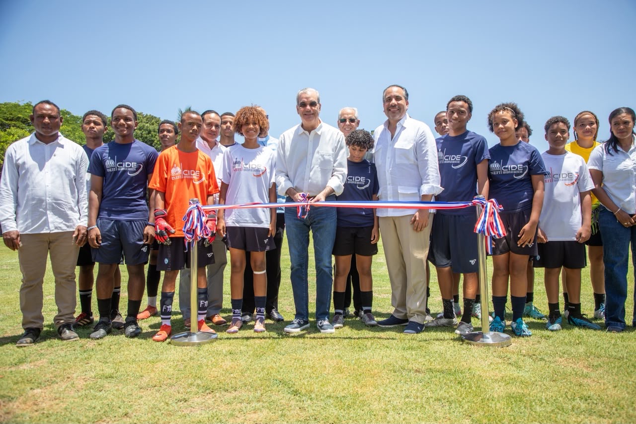 Alberto Rodríguez: “Este será el mejor año escolar en deporte y educación física. Hemos preparado las instalaciones para que eso sea una realidad”
